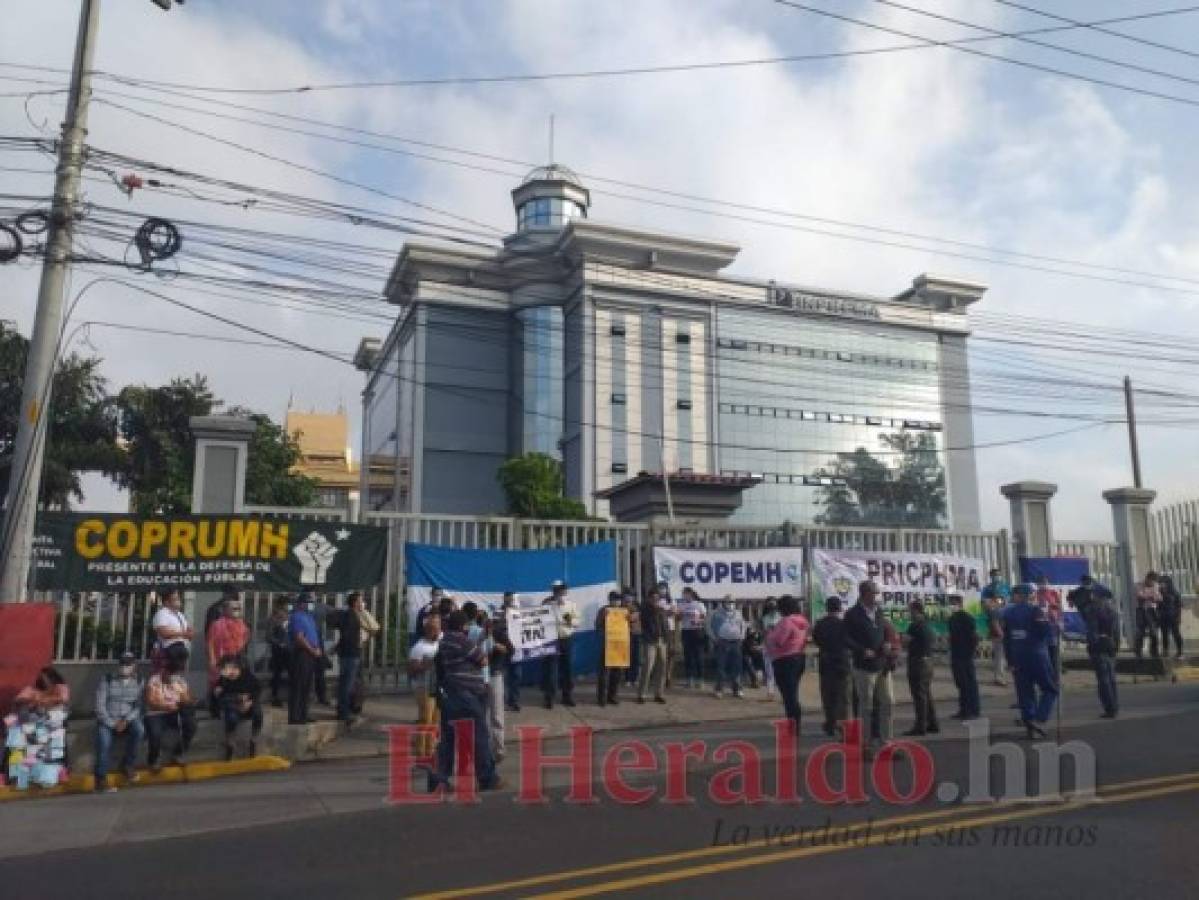 Protestas en Inprema por la polémica Ley de Inversiones  