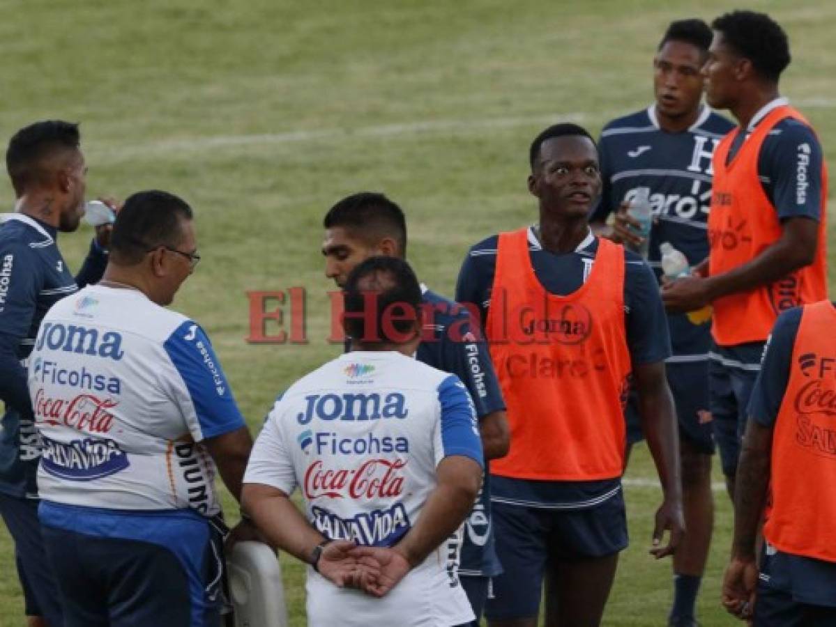 Selección de Honduras a su última charla técnica antes de enfrentar a México