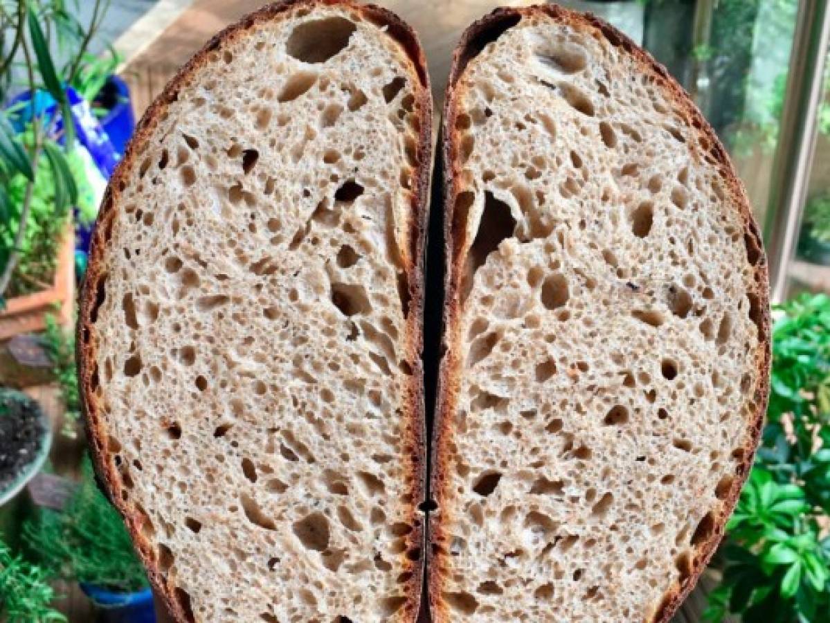 Se hace viral una forma de hacer pan si escasean harina y levadura