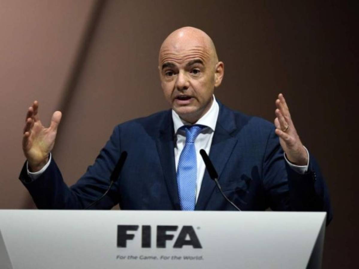 El presidente de la FIFA 'espera' el arbitraje con video para 2018