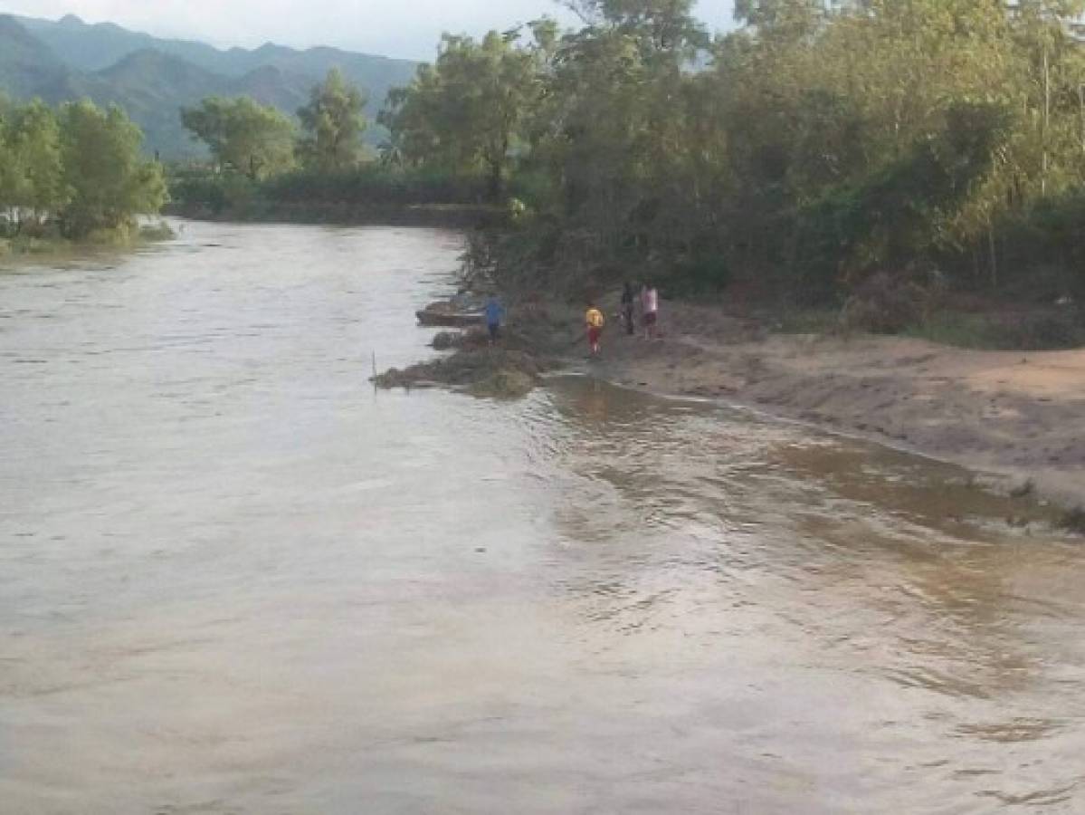 Honduras: Una persona desapareció al ser arrastrada por el río de Tocoa, Colón