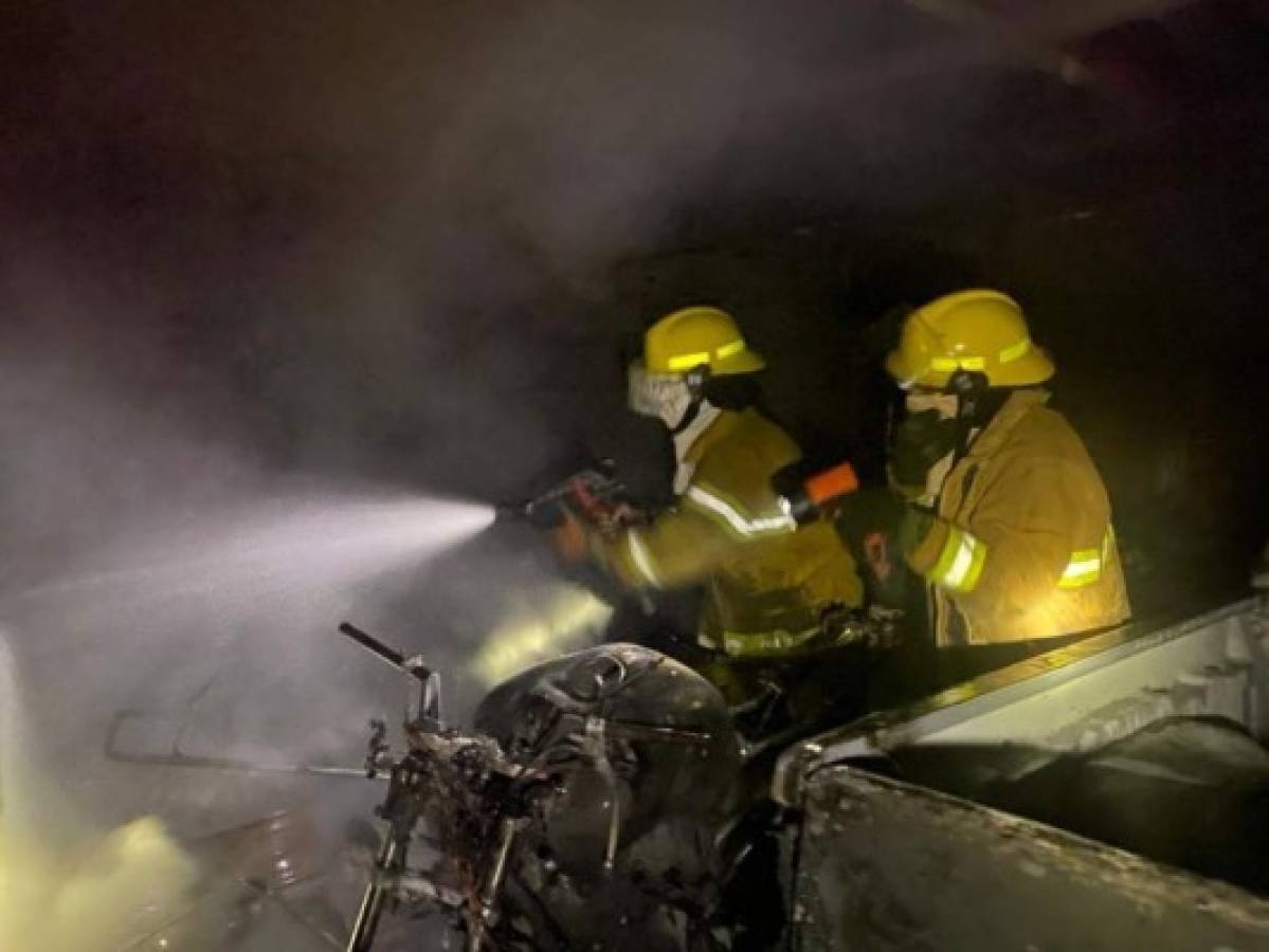 Incendio consume pulpería y vehículos en el barrio Juan Pablo de Comayagua