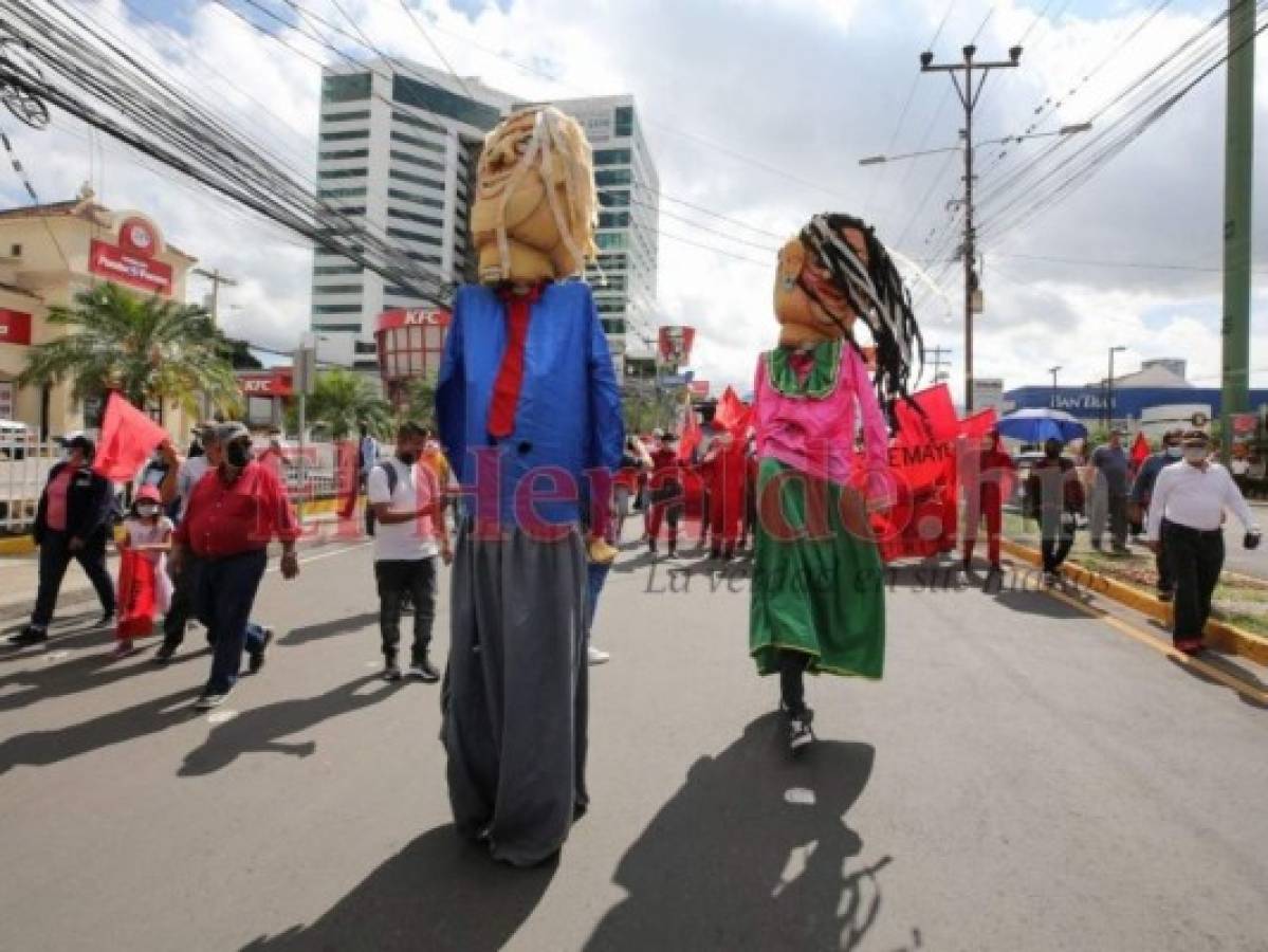 'La casa de papel', '¡No a las ZEDE!' y el discurso de Xiomara: Así protestó Libre en el Bicentenario