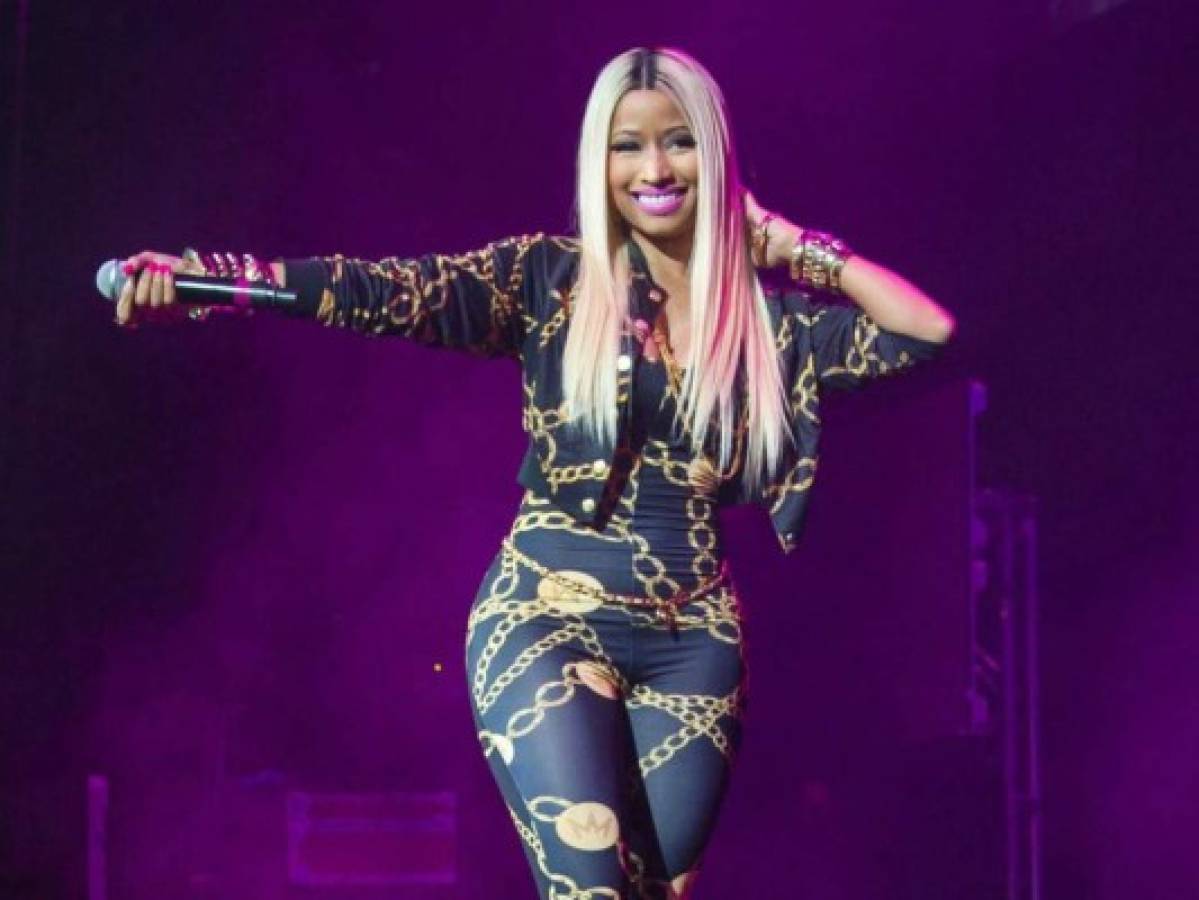 El polémico traje de Nicki Minaj durante su visita en París