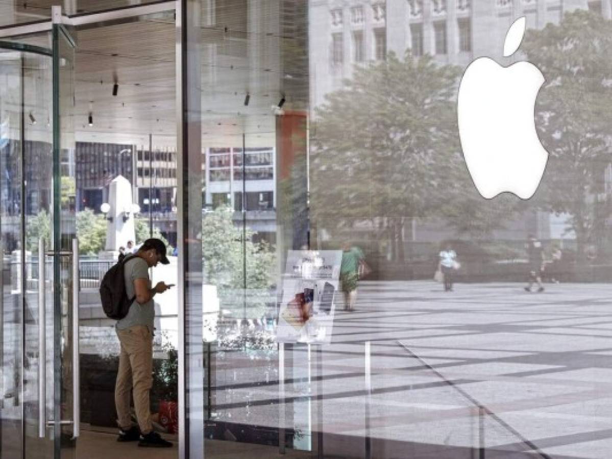 Pese a bache de iPhone, Apple excede expectativas