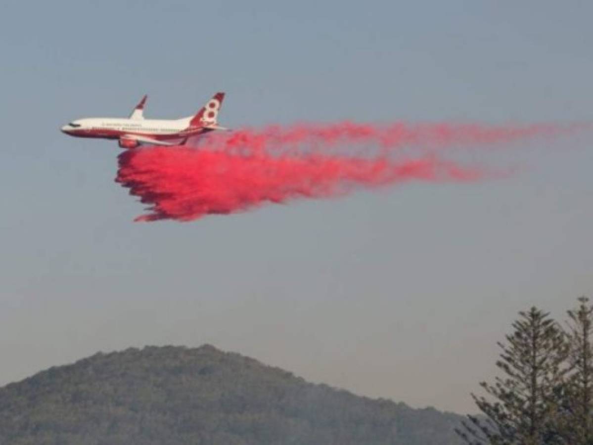 Tres bomberos estadounidenses mueren al estrellarse su avión en Australia