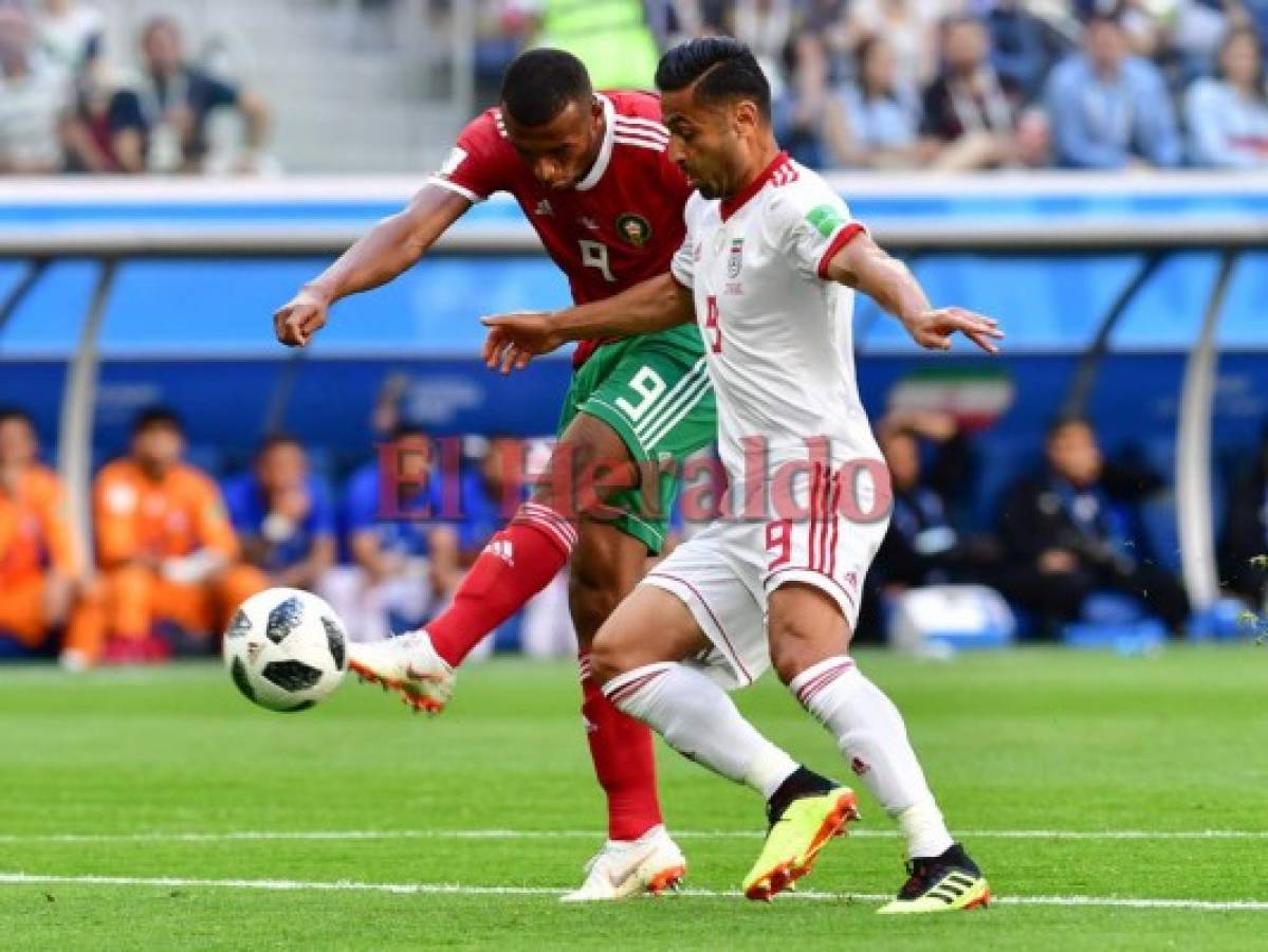 VÍDEO: Bouhaddouz de Marruecos le regala el triunfo a Irán con autogol