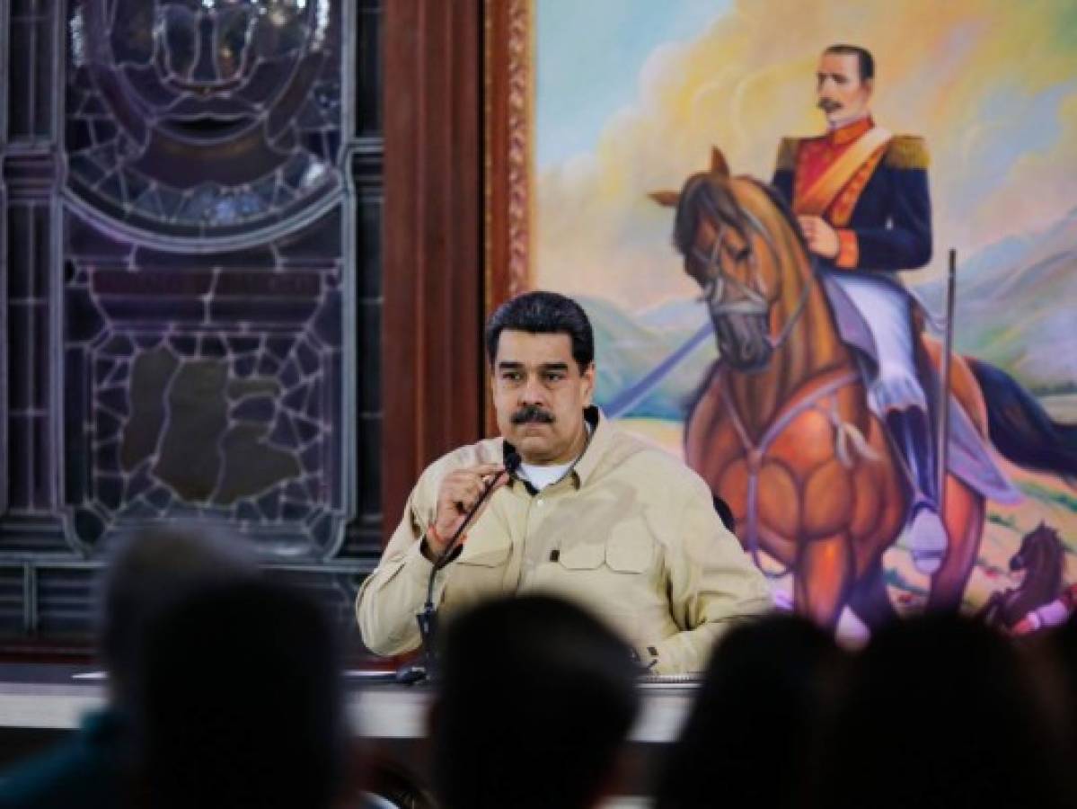 Maduro llama a militares de Bolivia a restituir a Evo ante riesgo de 'guerra civil'