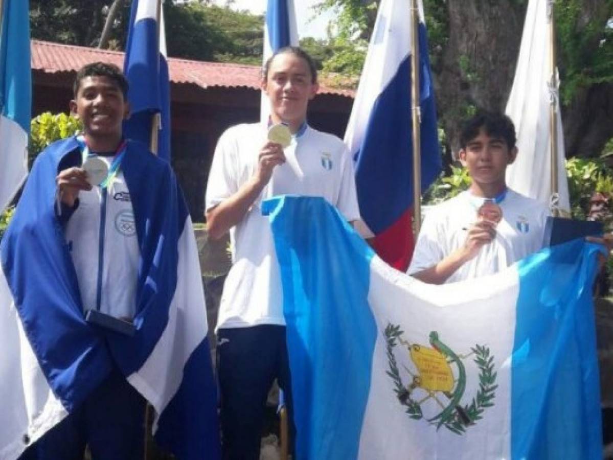 Guatemala y El Salvador ganan oro de natación en aguas abiertas