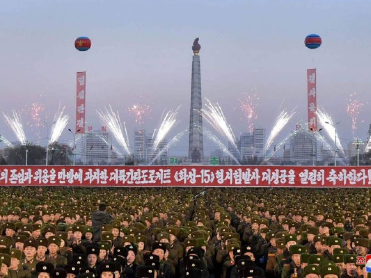 Corea del Norte organizó una masiva celebración por lanzamiento de misil