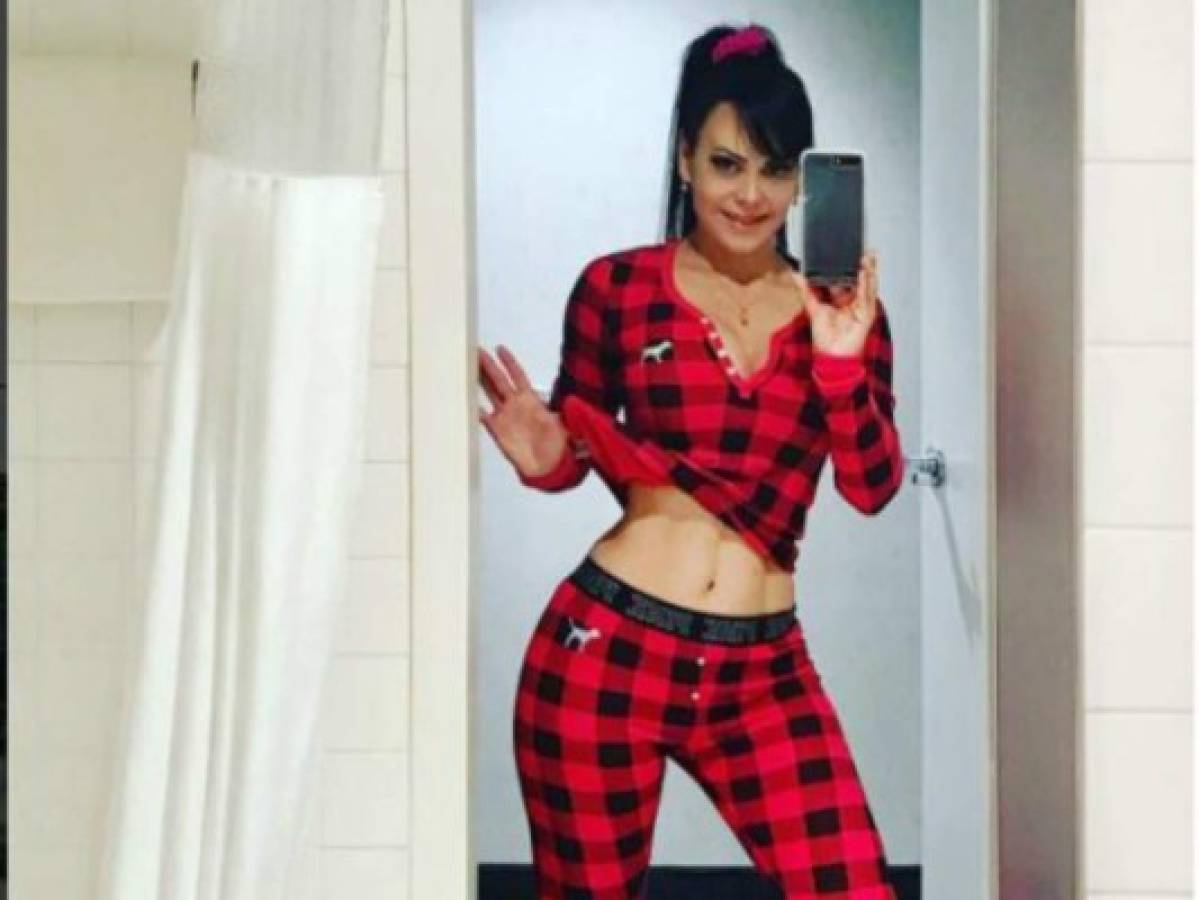 Maribel Guardia se muestra al natural y recibe críticas