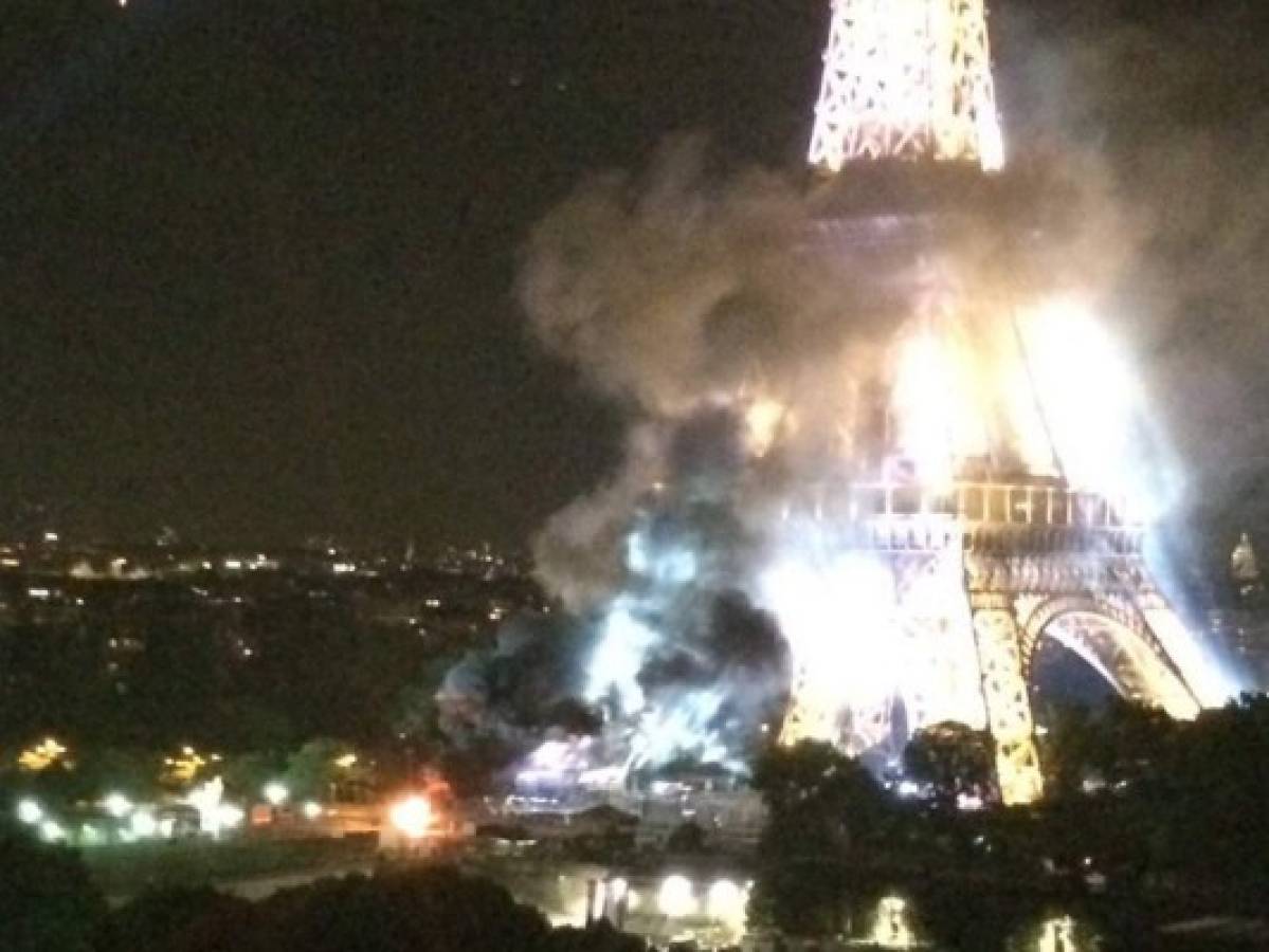 Se reporta incendio en la Torre Eiffel