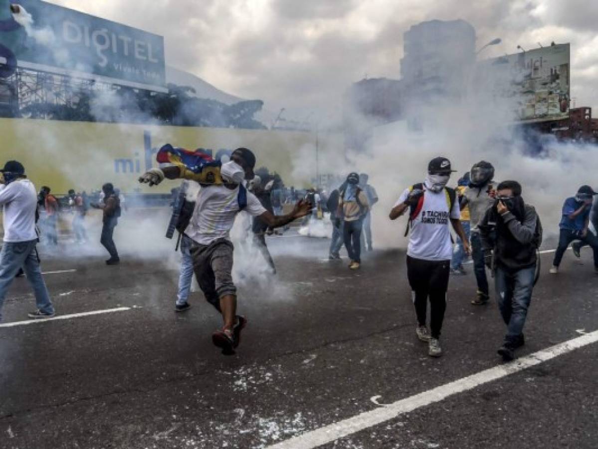 Venezuela inicia salida de la OEA en pleno recrudecimiento de la crisis