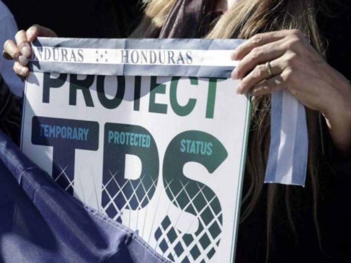 Juez bloquea decisión de Donald Trump de cancelar el TPS