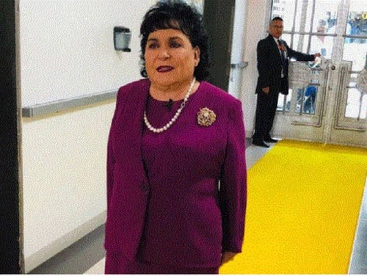 Tildan de 'ridícula' a Carmen Salinas por chiste sobre el coronavirus