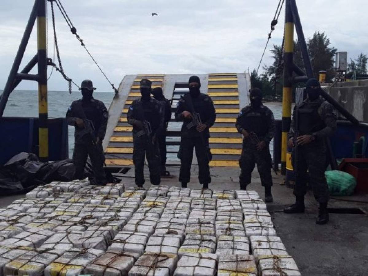 Decomisan más de 1,000 kilos de cocaína en una embarcación en Colón 