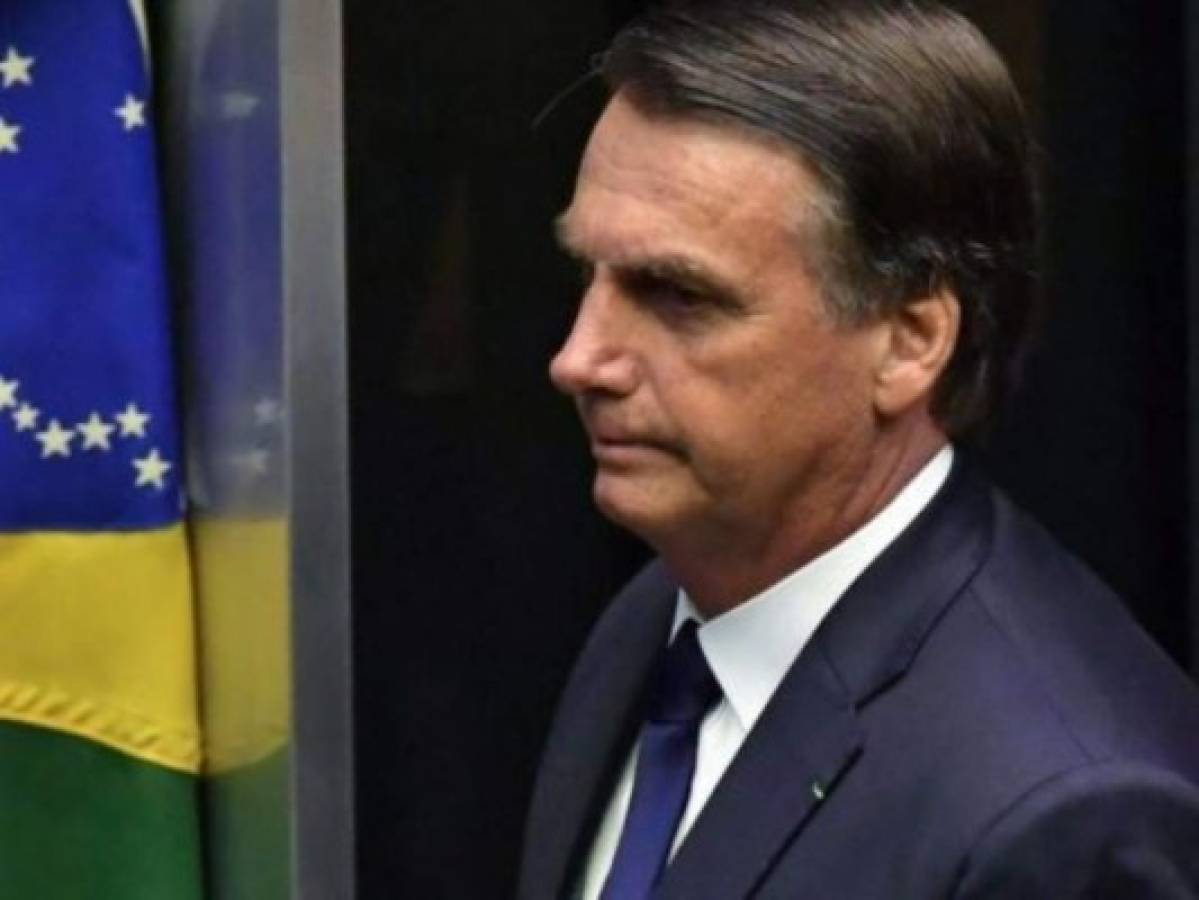 Bolsonaro anuncia que recibió el alta hospitalaria  
