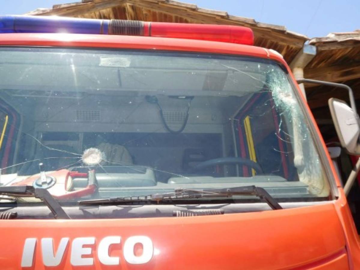 Equipo de protección en ‘pedazos’ pone en riesgo vidas de bomberos