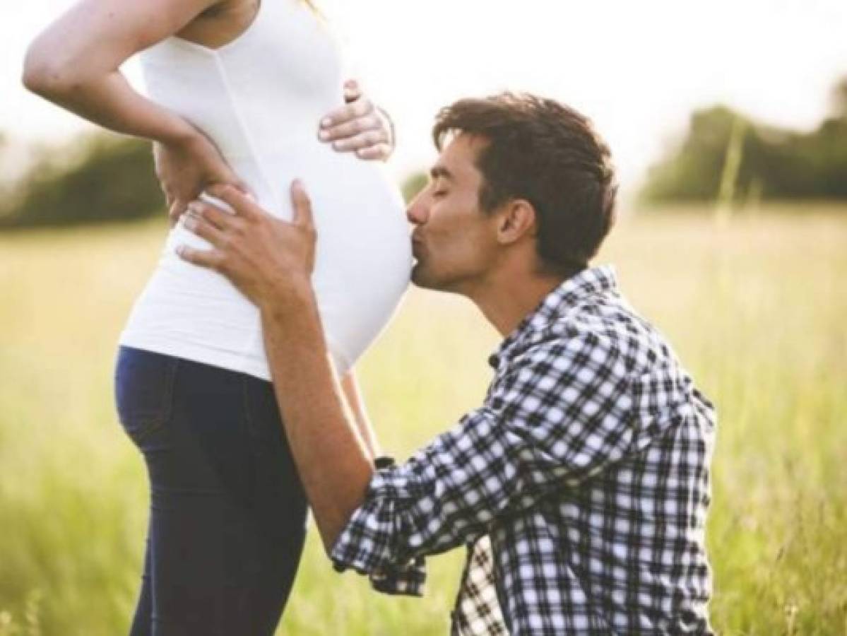 Los seis síntomas de embarazo que los hombres sienten  