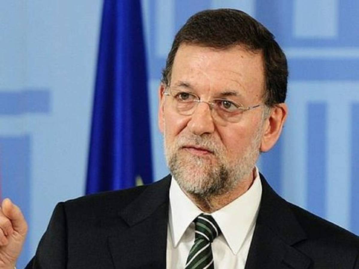 Rajoy pide cesar al gobierno catalán y convocar elecciones en seis meses