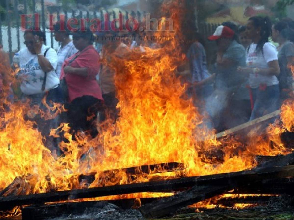 Secretaría de Seguridad sobre protestas: Policías pueden desalojar a maestros y médicos