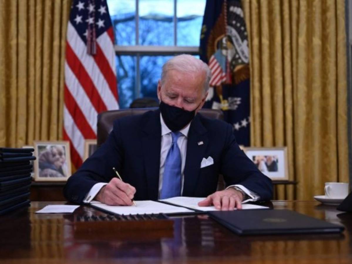Biden firma el regreso de Estados Unidos a la OMS en su primer día de gobierno