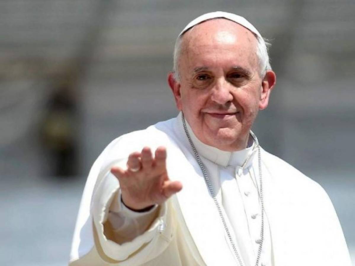 El papa Francisco pide rezar en octubre contra el diablo