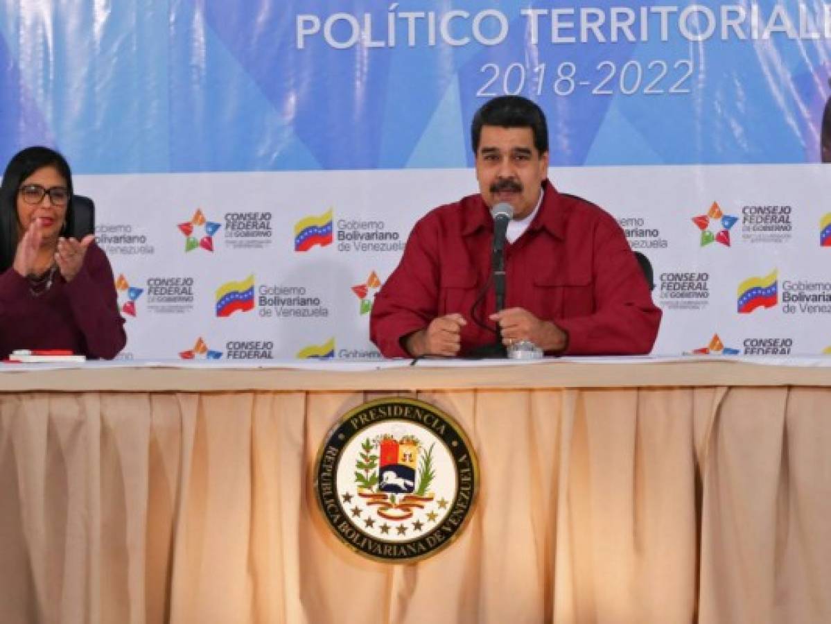 Maduro amenaza con cerrar vía aérea y marítima con tres islas por contrabando