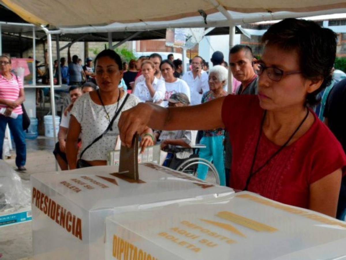 Los mexicanos comienzan a votar en las elecciones generales