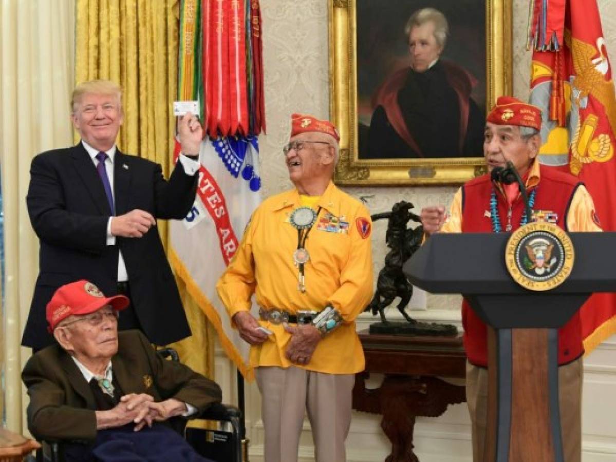 Donald Trump hace 'chiste' sobre Pocahontas al honrar a nativos de Estados Unidos