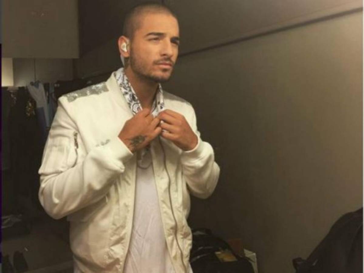 Le cancelan concierto a Maluma y él sale a la calle a cantar