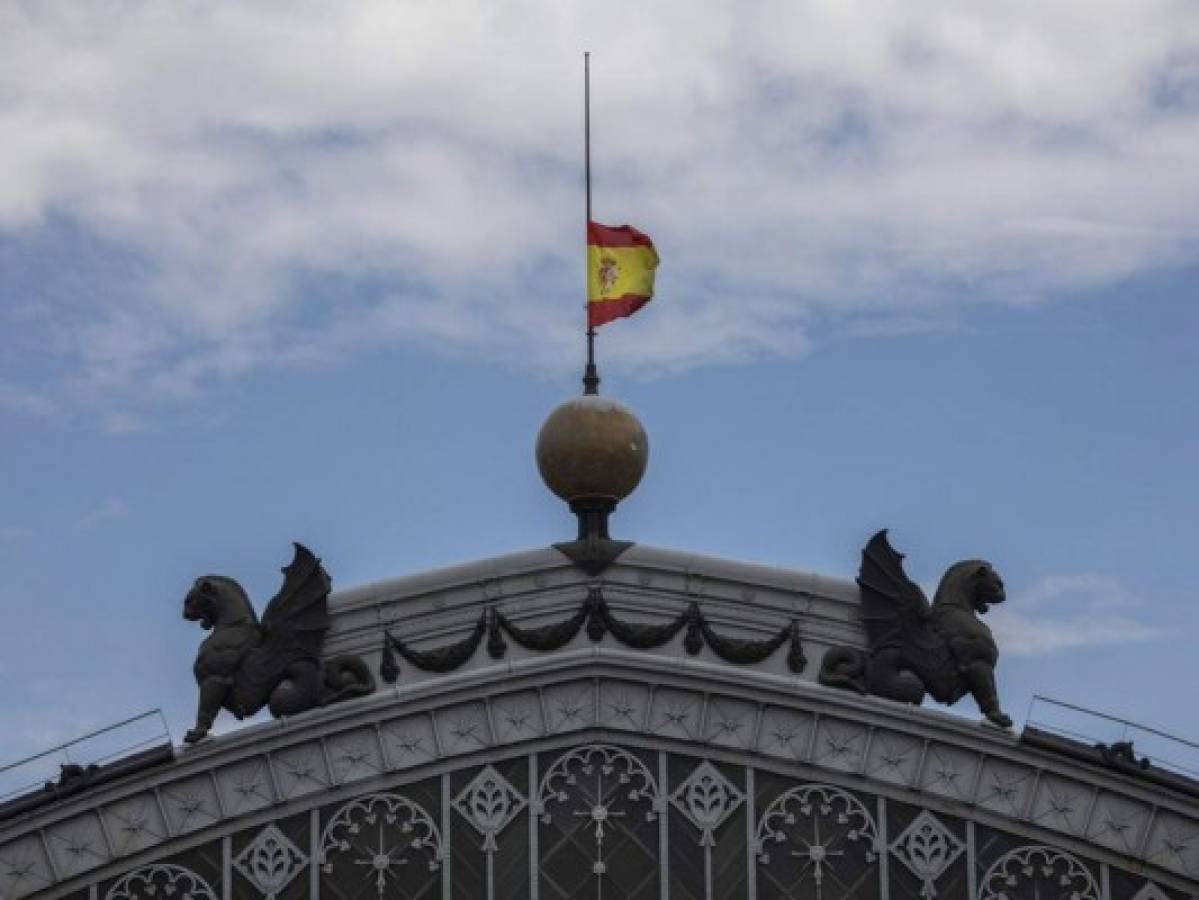 España inicia 10 días de luto por víctimas del coronavirus 