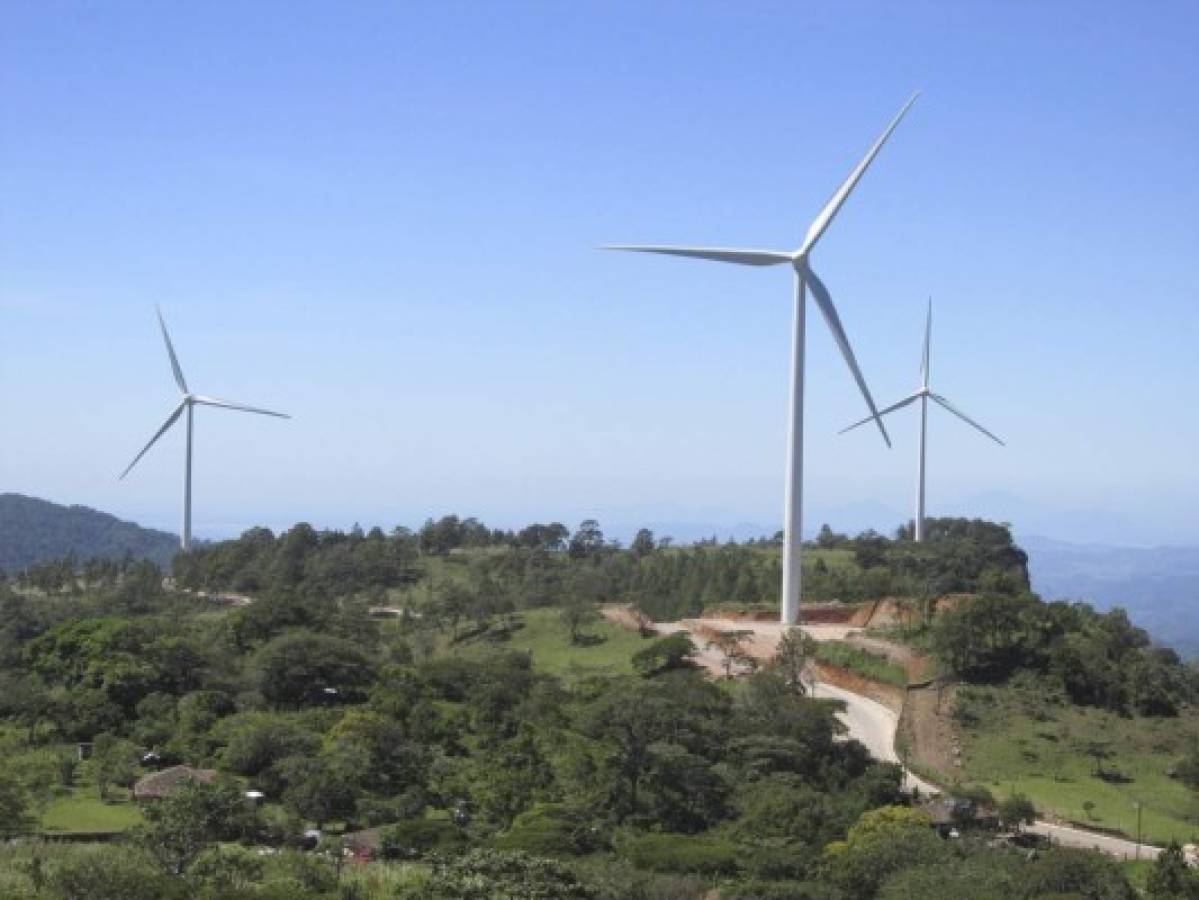 ENEE descarta rescindir contratos con renovables