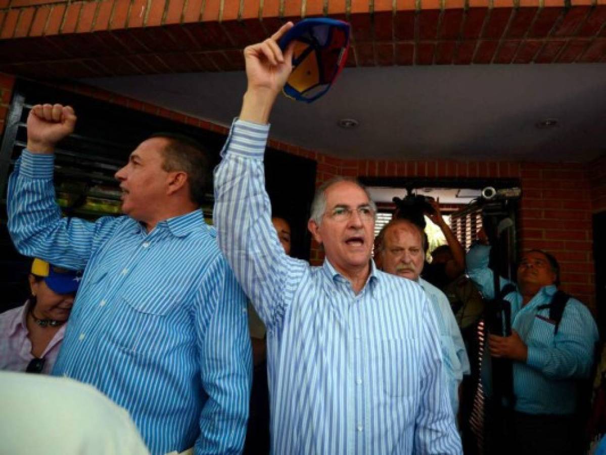 Alcalde de Caracas llegó a Colombia tras violar arresto domiciliario