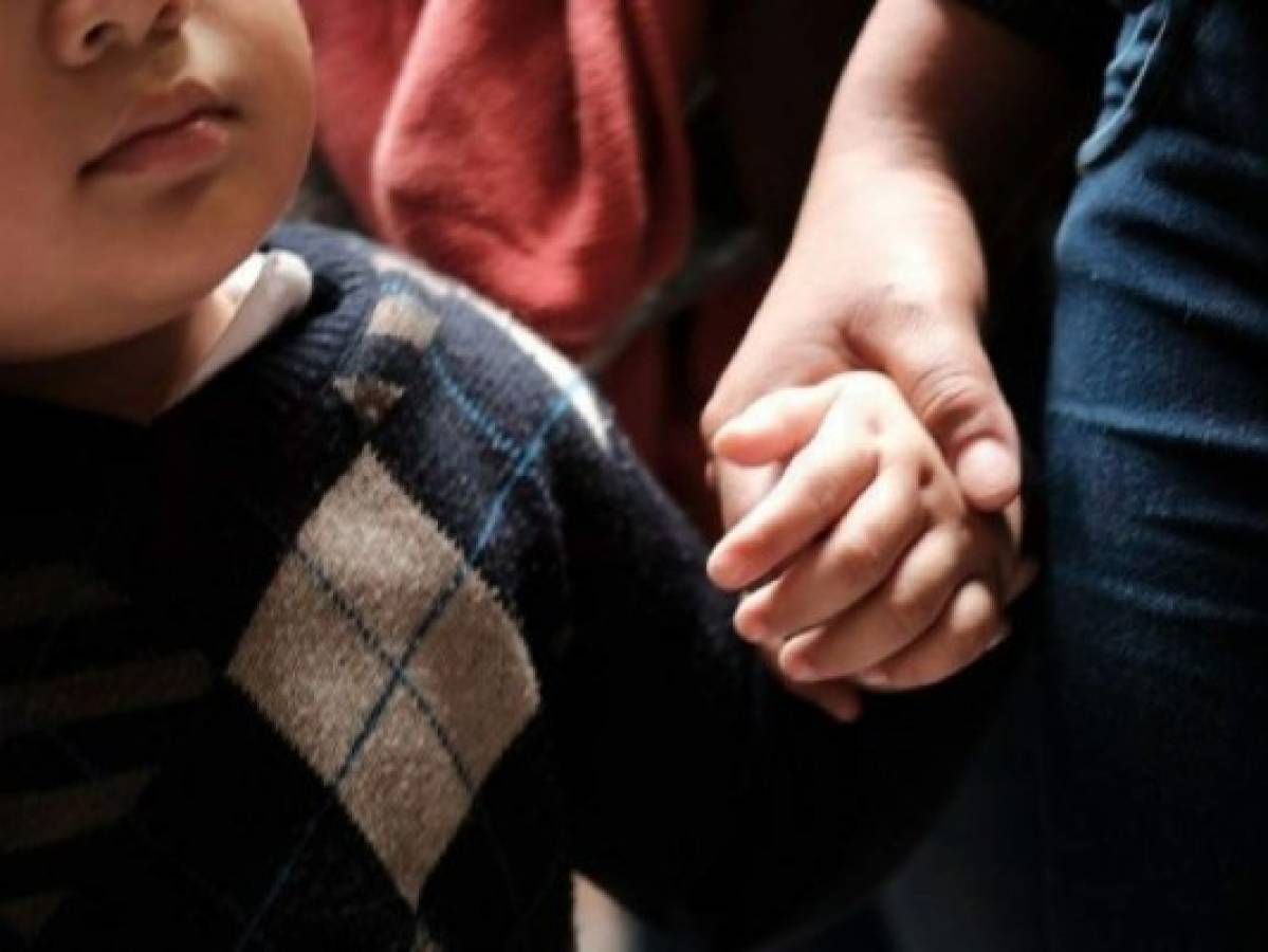 ¿Los niños hondureños separados de sus padres en Estados Unidos son 'elegibles' para reunificación?