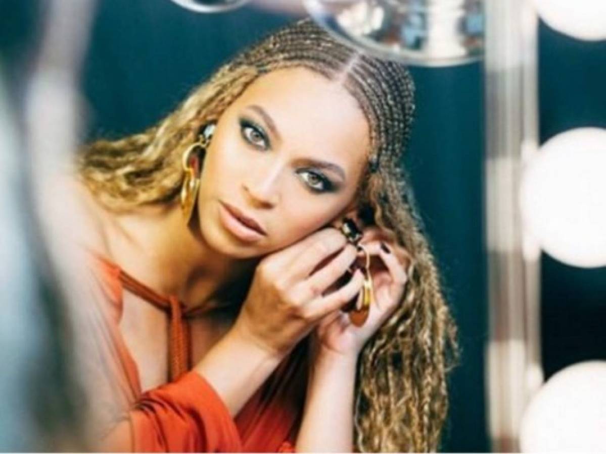 ¿La cantante Beyoncé pasó por el quirófano y se inyectó los labios?