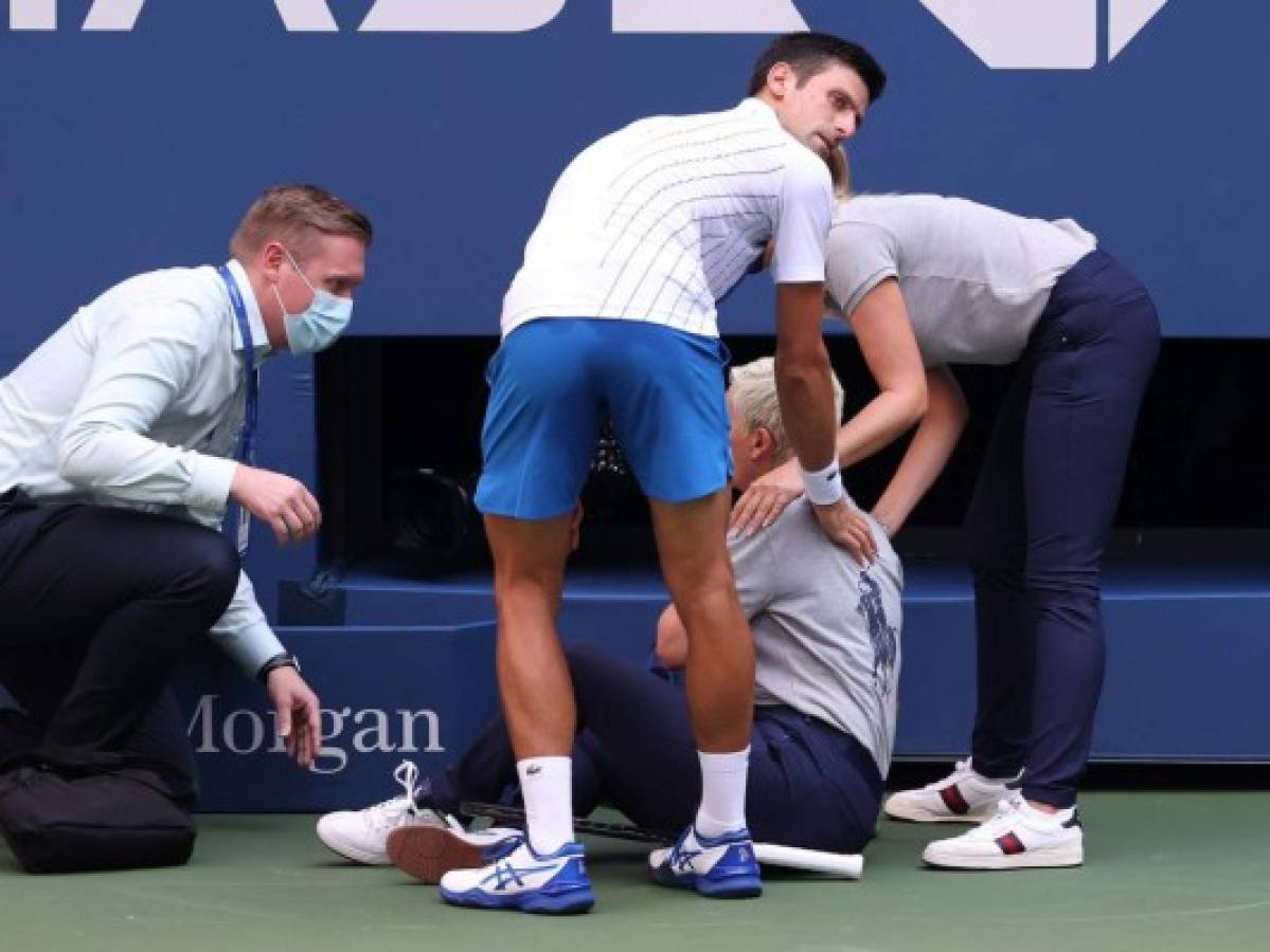 Djokovic perderá puntos y premios tras descalificación por pelotazo