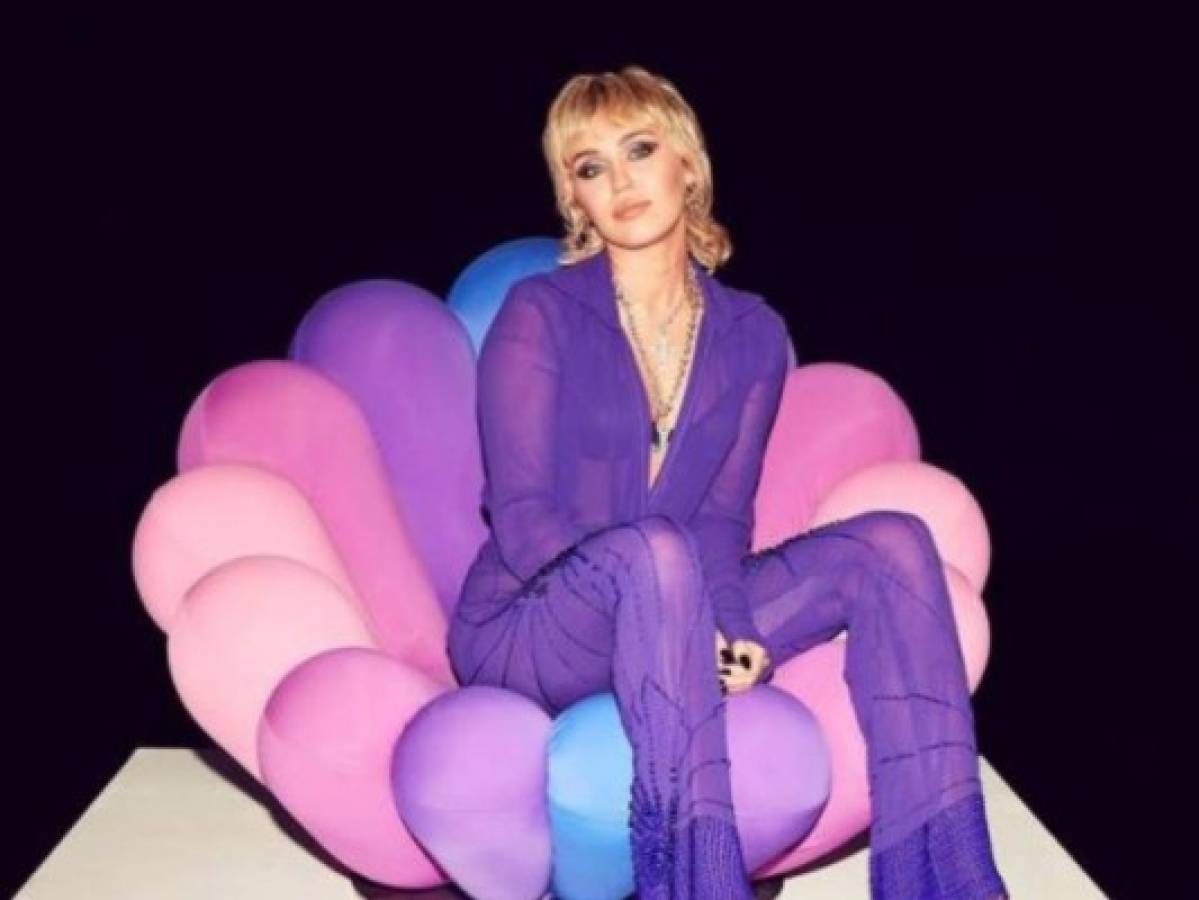 Miley Cyrus dice que aún ama a Liam y revela por qué se divorció
