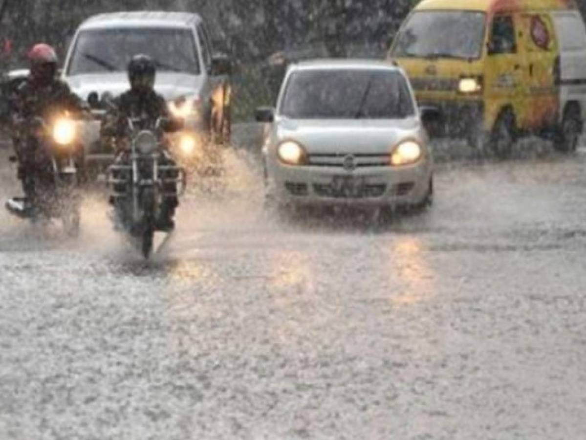 Fuertes lluvias dejan miles de afectados en Guatemala