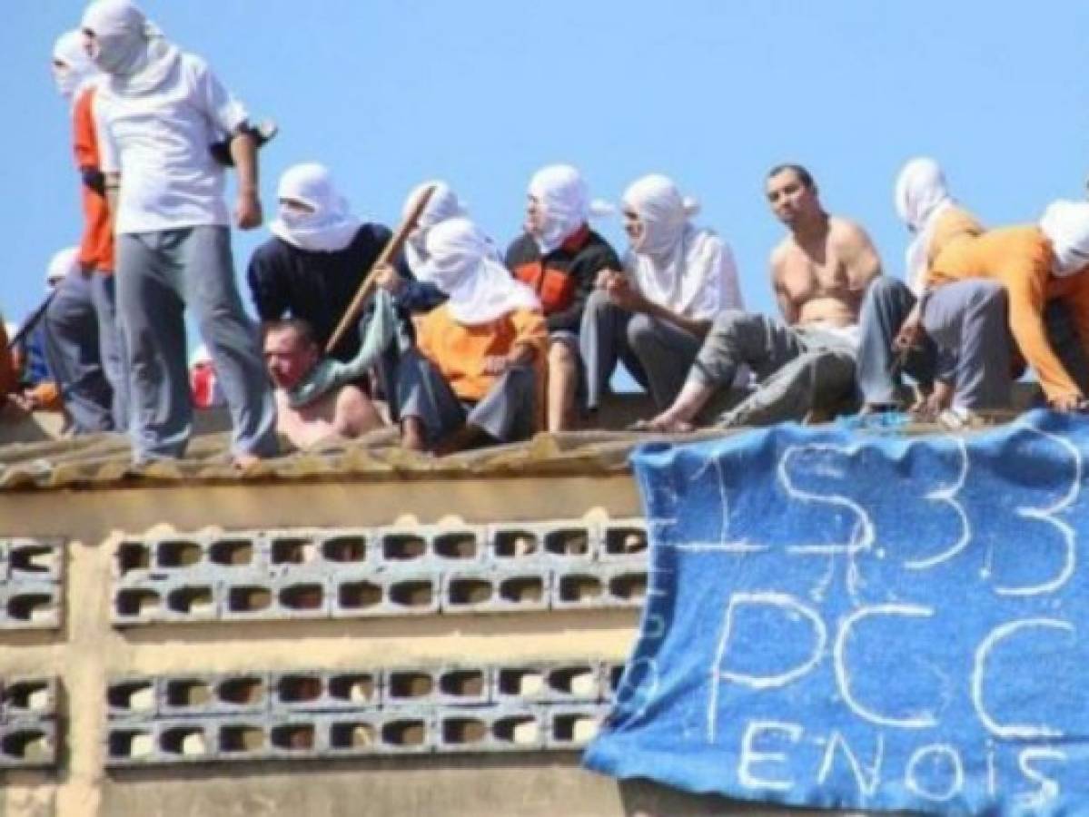 Presos liberan a los 18 rehenes del motín en cárcel de Rio de Janeiro