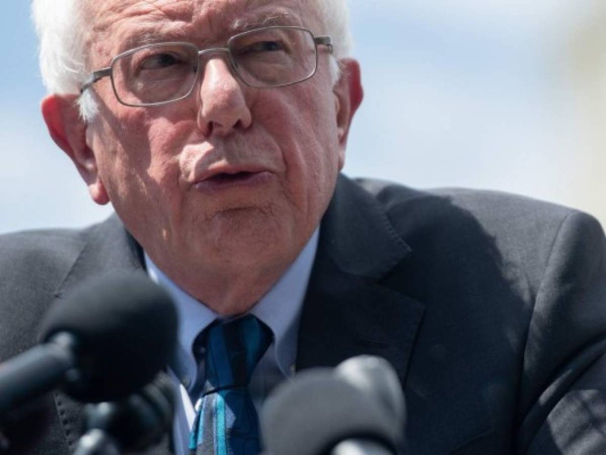 Bernie Sanders suspende campaña presidencial por problema arterial