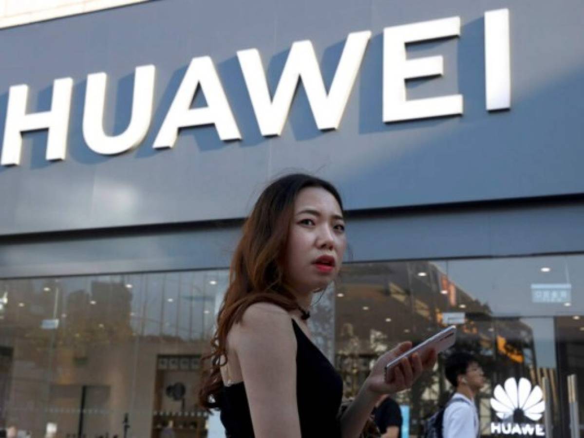 Efecto dominó para Huawei, abandonado por operadores en Japón y el Reino Unido