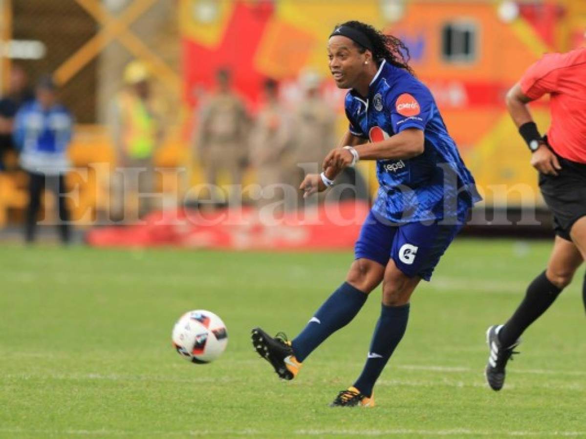Wilfredo Barahona: 'Le dije a Ronaldinho que me diera su firma para tatuarla en mi cuello'