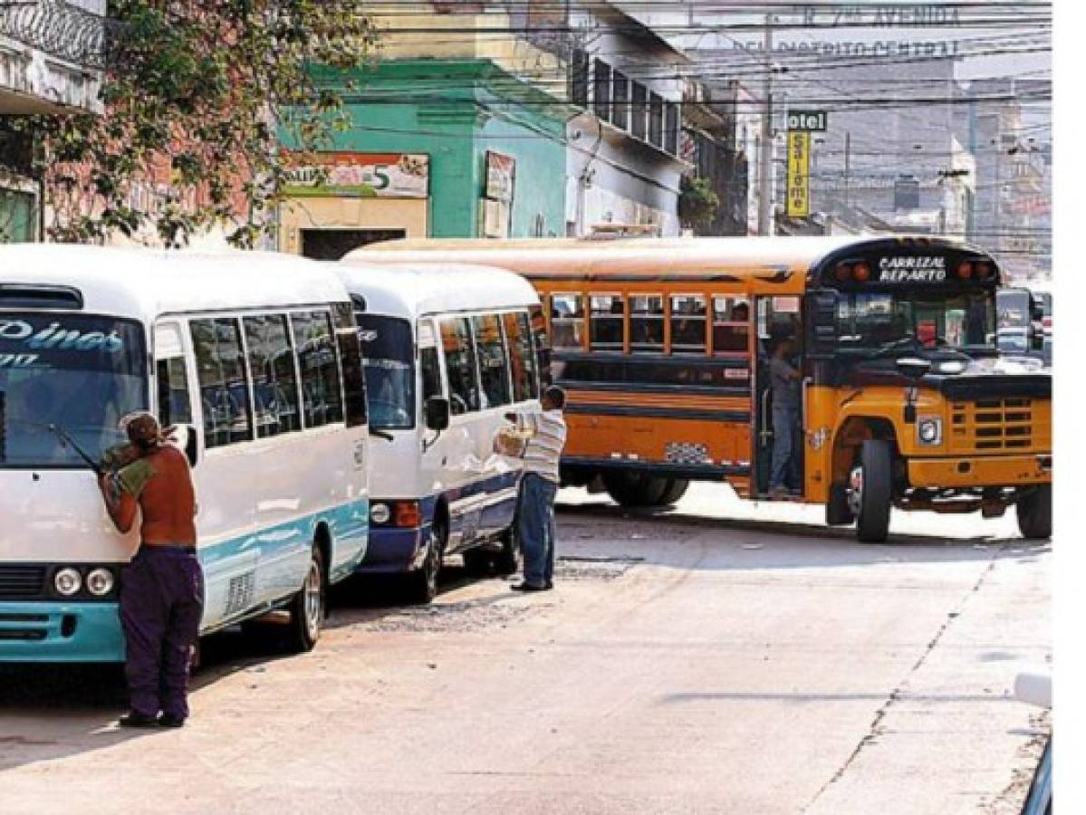 Tras reunión con autoridades, transportistas definirán si van a paro por las tarifas