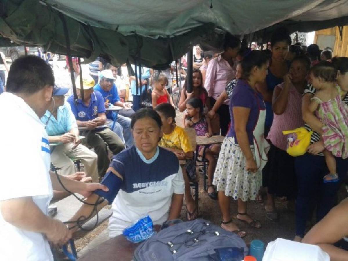 Brigada médica en la colonia Ulloa de la capital