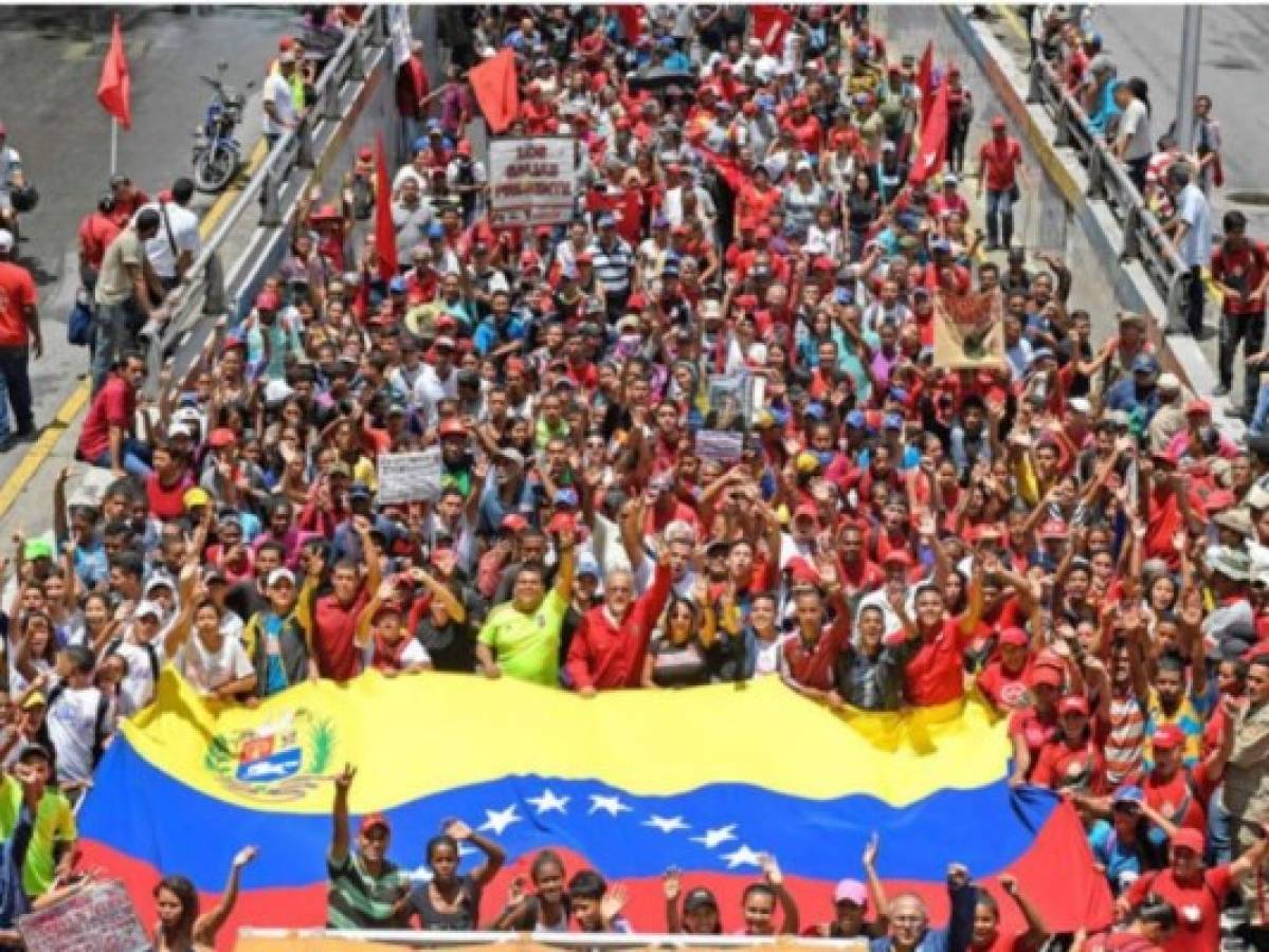 Seguidores de Maduro marchan contra el 'bloqueo' de EEUU a Venezuela