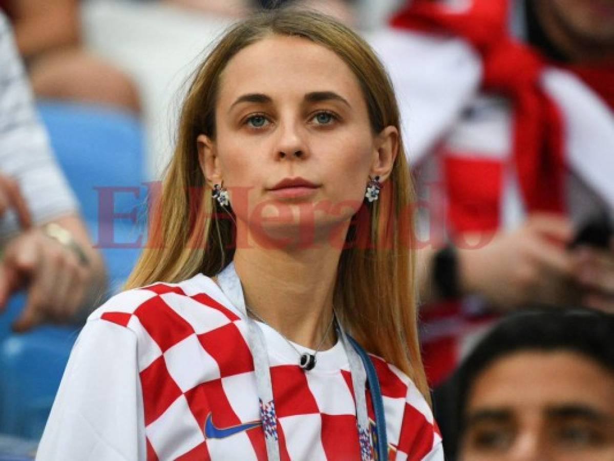 Las bellas mujeres que disfrutan del Mundial ante Croacia vs Dinamarca