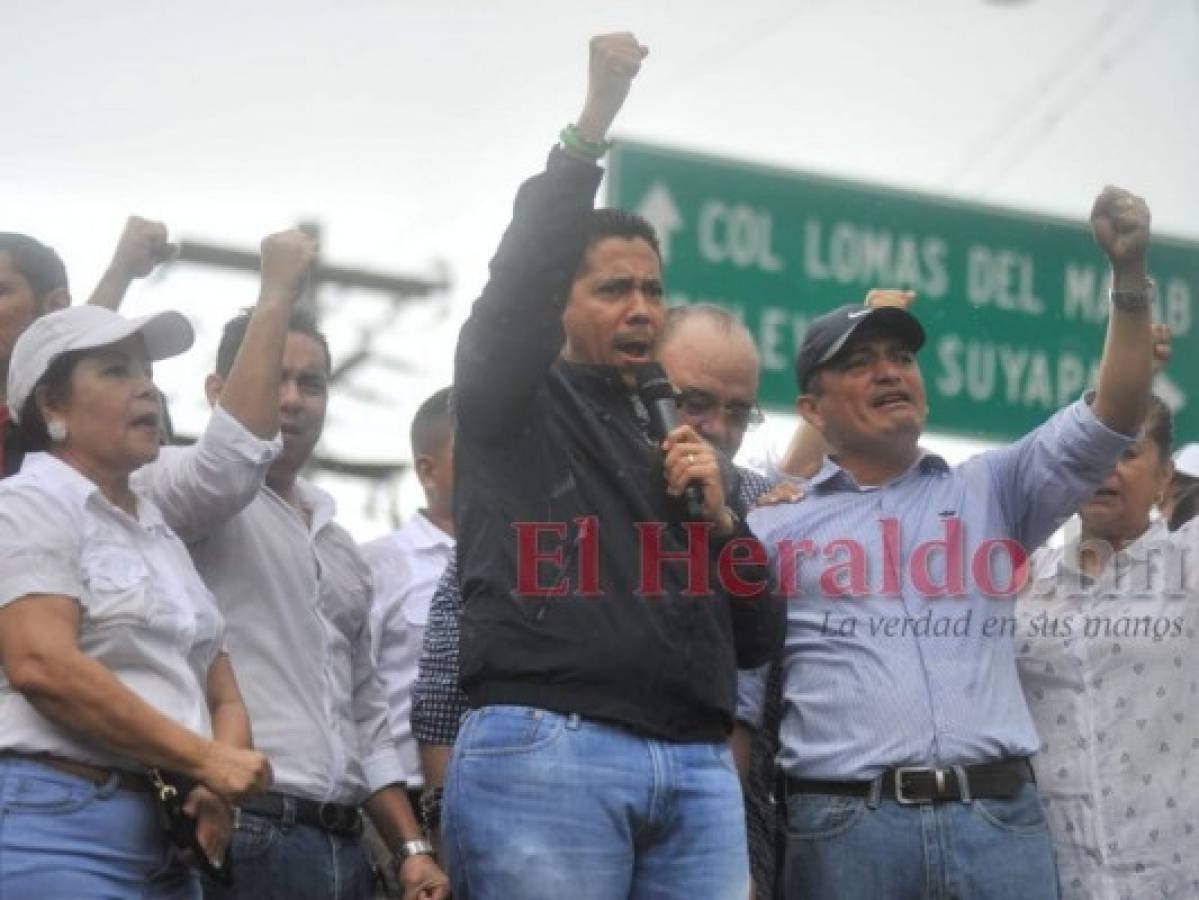 Nacionalistas marchan en Tegucigalpa en apoyo a Juan Orlando Hernández