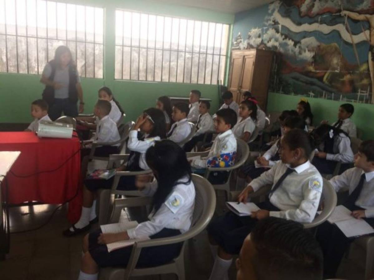 Estudiantes de la Escuela Paquita Guerrero conocieron al Coronel Pet