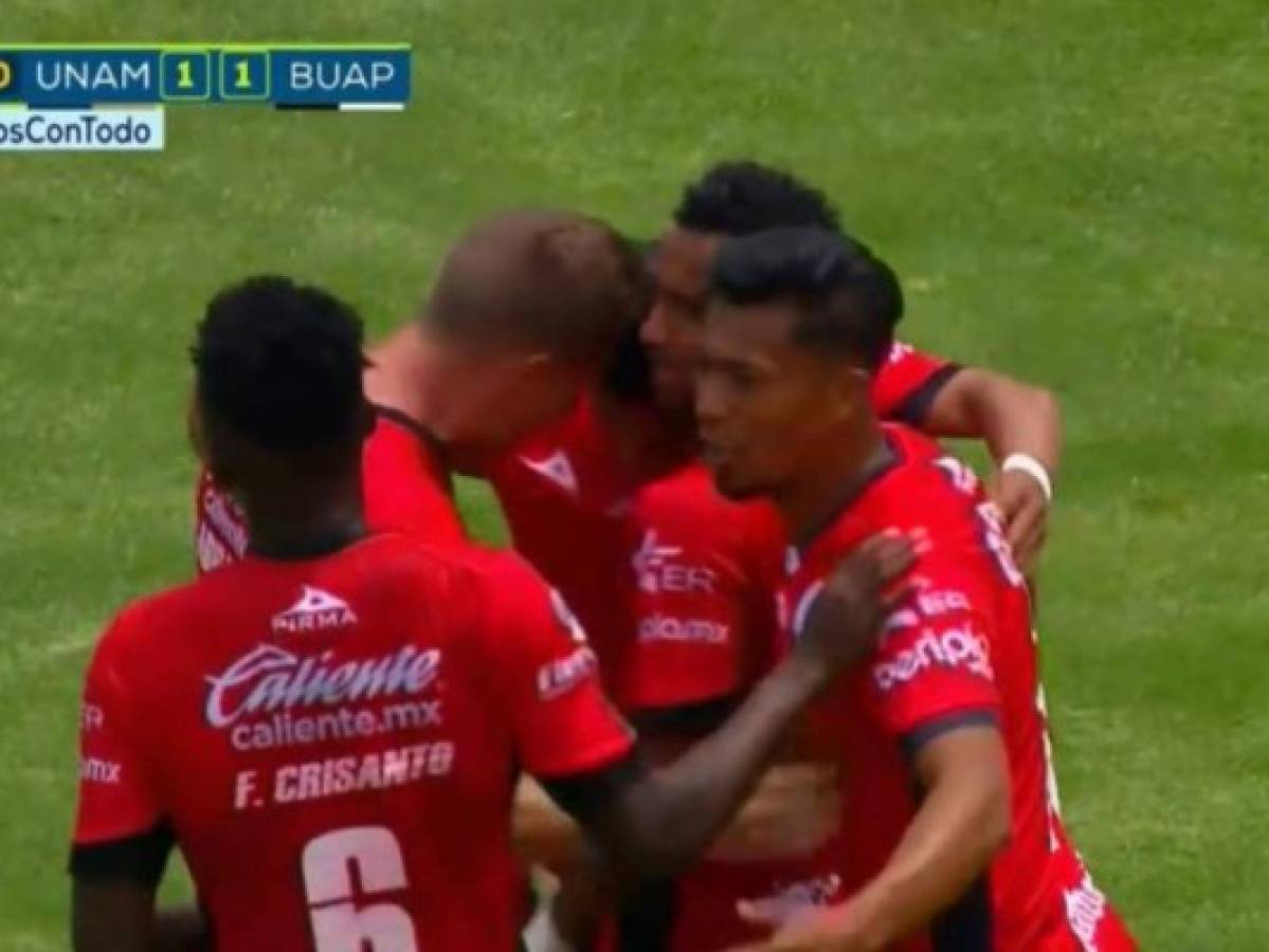 Chirinos anota su primer gol con los Lobos Buap, pero pierde 4-2 ante Pumas en la Liga MX